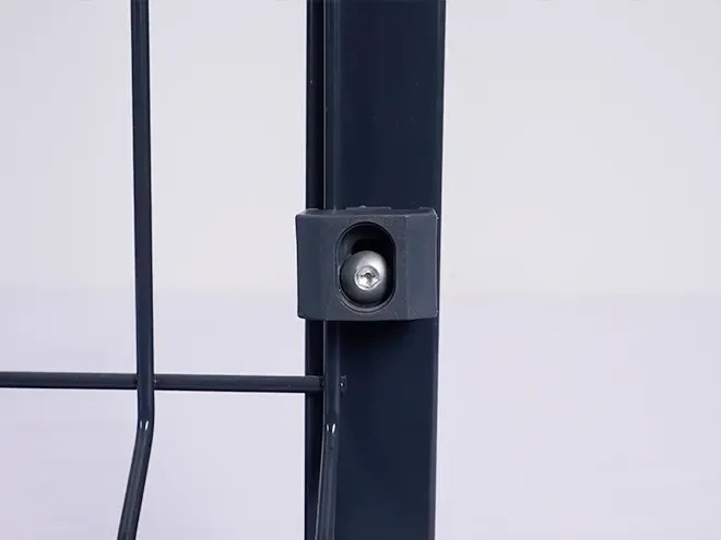 Bolted clamp retaining a mesh wire against a square post